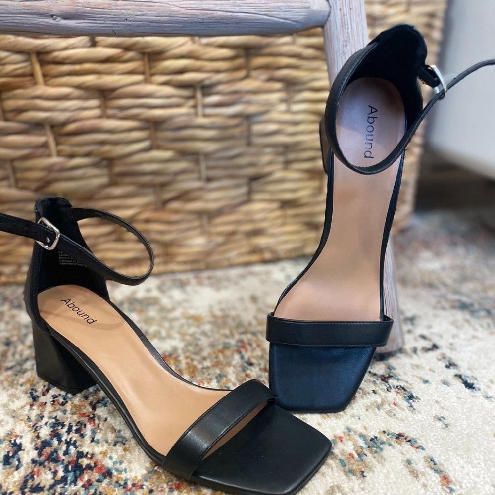 Abound Square Open Toe Strap Heel (Size 9)